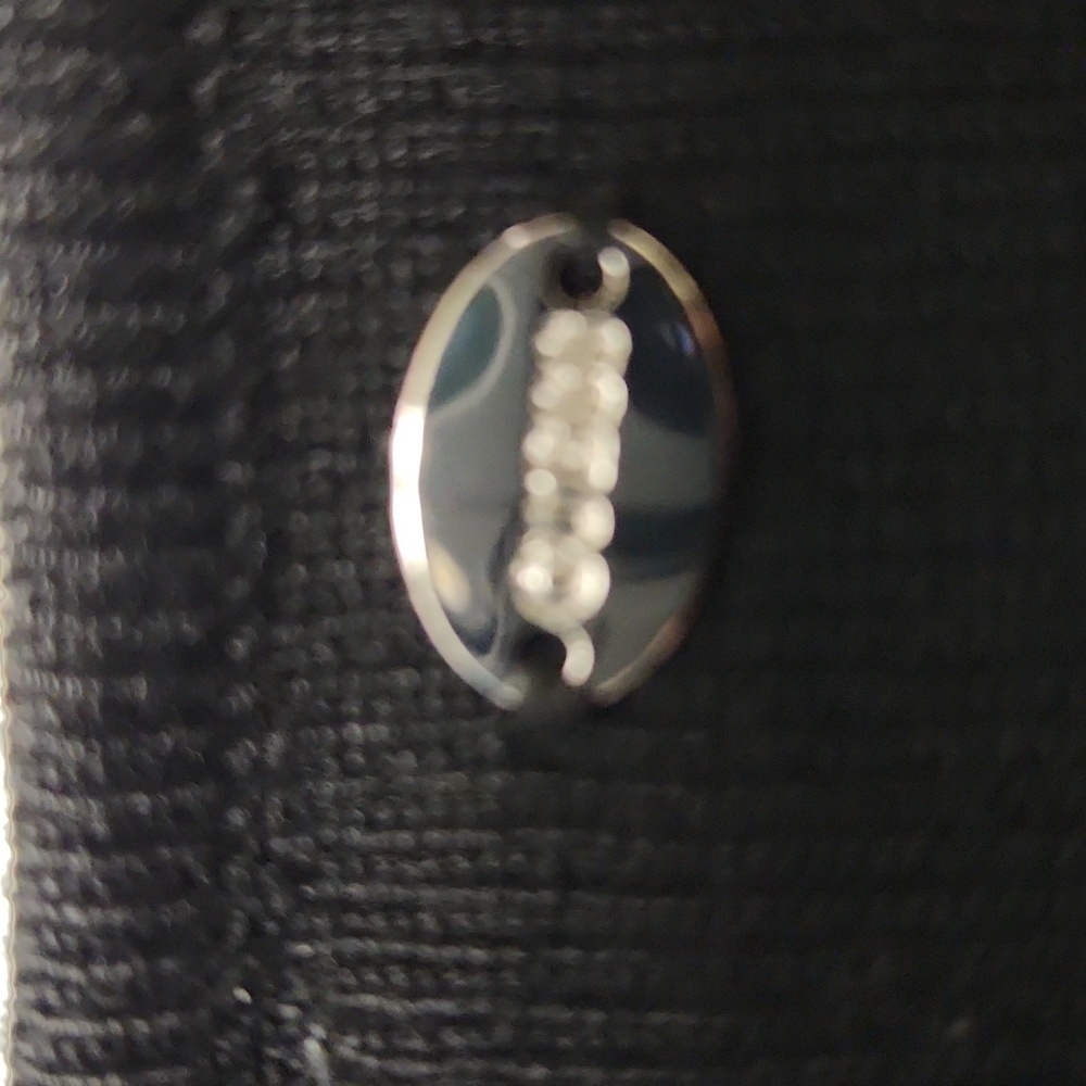 A135 GUESS - Picture 5 of 6